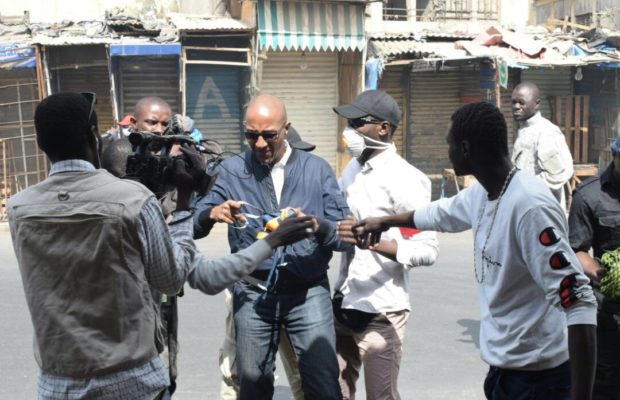 Dernière minute : Abdoul Mbaye essuie un tir de la police et vide les lieux