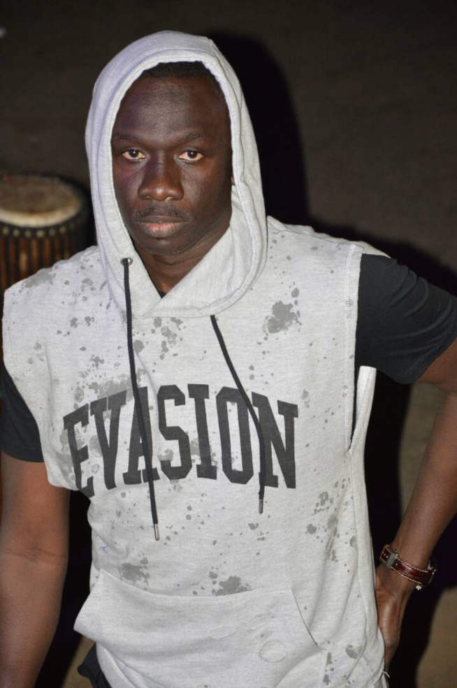 Maalaw d'or à Thies Pape Diouf chauffe le public Maalaw d'or à Thies Pape Diouf chauffe le public