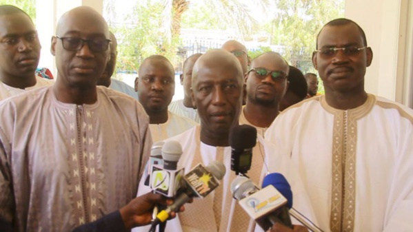 Cheikh Mbacké Sakho à Touba: "J'étais venu dire au Khalife comment avec le parrainage, le Sénégal va économiser des milliards de francs " Cheikh Mbacké Sakho à Touba: "J'étais venu dire au Khalife comment avec le parrainage, le Sénégal va économiser des milliards de francs "