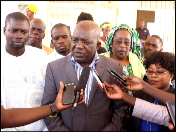 Oumar Sarr, Coordonnateur national du Pds: «Macky Sall veut utiliser la loi, l’armée et la police rien que pour rester Président de la République» Oumar Sarr, Coordonnateur national du Pds: «Macky Sall veut utiliser la loi, l’armée et la police rien que pour rester Président de la République»