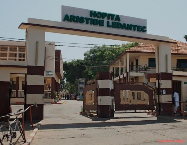 A l’hôpital Le Dantec, sur plus de 1000 agents, seuls les 300 sont qualifiés A l’hôpital Le Dantec, sur plus de 1000 agents, seuls les 300 sont qualifiés