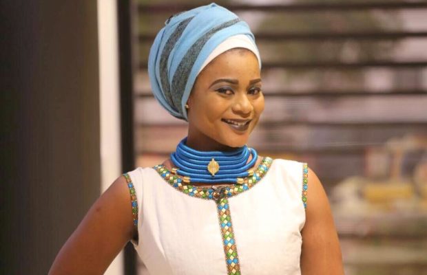 Tendance: Mode en Wax!! 23 Photos à couper le souffle avec Mery Bey Diouf de la TFM…