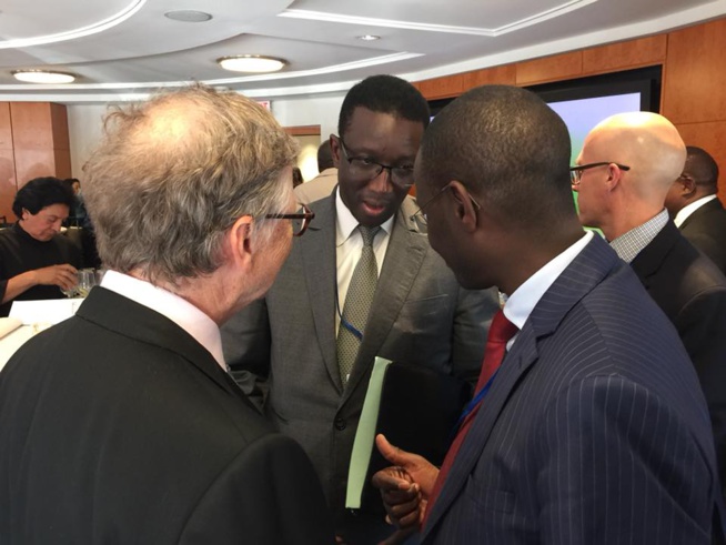 Amadou Bâ avec Bill Gates, Jim Ying Kim et le Vice-président Afrique de la Banque mondiale, Makhtar Diop, Amadou Bâ avec Bill Gates, Jim Ying Kim et le Vice-président Afrique de la Banque mondiale, Makhtar Diop,