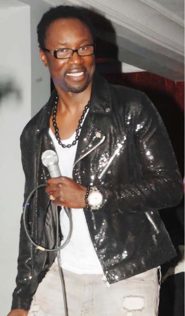 Rappel à dieu de Habib Faye: Sidy Samb annule son concert de ce vendredi au Jet Café. Rappel à dieu de Habib Faye: Sidy Samb annule son concert de ce vendredi au Jet Café.