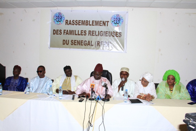 Le Rassemblement des familles religieuses du Sénégal face à la presse... Sergine Bara Mbacké Doly et Cie se prononcent sur la situation du pays... Le Rassemblement des familles religieuses du Sénégal face à la presse... Sergine Bara Mbacké Doly et Cie se prononcent sur la situation du pays...