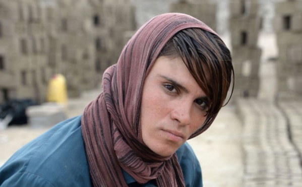 En Afghanistan, quand les filles jouent le fils aîné En Afghanistan, quand les filles jouent le fils aîné