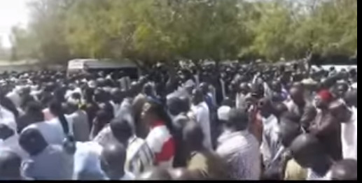 (Vidéo) Une immense foule à la prière mortuaire de Habib Faye!