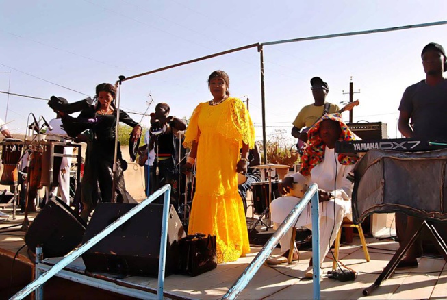 AND AK WA MANGARA DOLEL MACKY de Maguy Mangara réussit le pari de la mobilisation à Diourbel. AND AK WA MANGARA DOLEL MACKY de Maguy Mangara réussit le pari de la mobilisation à Diourbel.