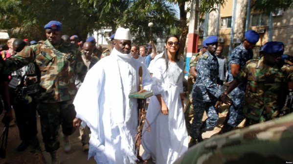 Gambie: Deux généraux proches de Jammeh jugés pour désertion, plaident "non coupable" Gambie: Deux généraux proches de Jammeh jugés pour désertion, plaident "non coupable"