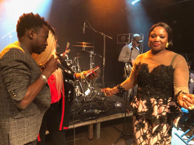 Sidy Diop reçoit une pluie de billet d'Euro en Espagne Sidy Diop reçoit une pluie de billet d'Euro en Espagne