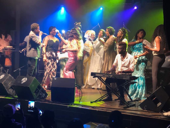 Sidy Diop reçoit une pluie de billet d'Euro en Espagne Sidy Diop reçoit une pluie de billet d'Euro en Espagne