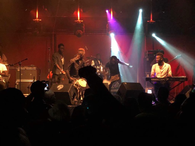 Sidy Diop reçoit une pluie de billet d'Euro en Espagne Sidy Diop reçoit une pluie de billet d'Euro en Espagne