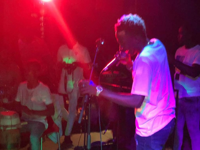 Sidy Diop casse la baraque à Liryda en Espagne et promet le feu au Dock Haussaman le 12 Mai à Paris. Sidy Diop casse la baraque à Liryda en Espagne et promet le feu au Dock Haussaman le 12 Mai à Paris.