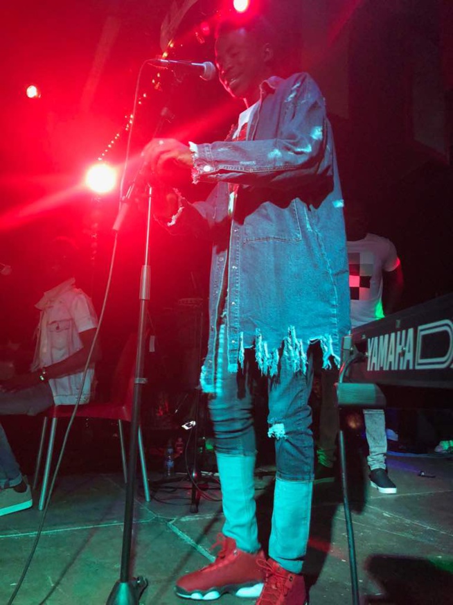 Sidy Diop casse la baraque à Liryda en Espagne et promet le feu au Dock Haussaman le 12 Mai à Paris. Sidy Diop casse la baraque à Liryda en Espagne et promet le feu au Dock Haussaman le 12 Mai à Paris.