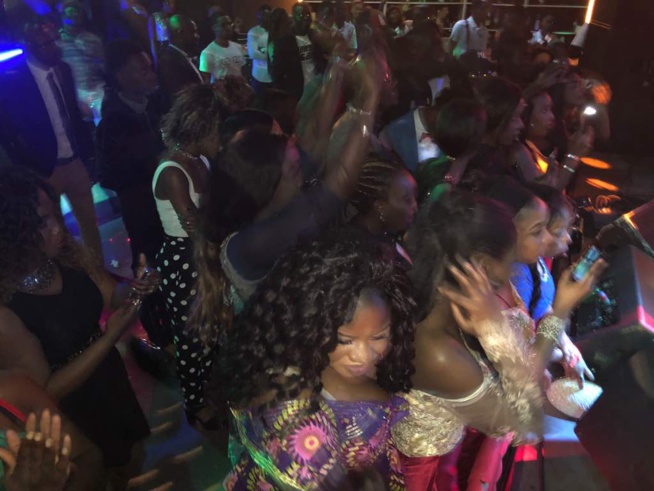 Sidy Diop casse la baraque à Liryda en Espagne et promet le feu au Dock Haussaman le 12 Mai à Paris. Sidy Diop casse la baraque à Liryda en Espagne et promet le feu au Dock Haussaman le 12 Mai à Paris.