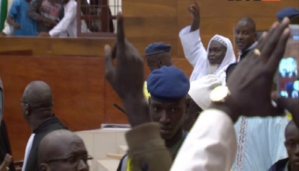 Procès pour terrorisme : Imam Ndao se "débarrasse" de ses 25 billets de 500 euros… Procès pour terrorisme : Imam Ndao se "débarrasse" de ses 25 billets de 500 euros…
