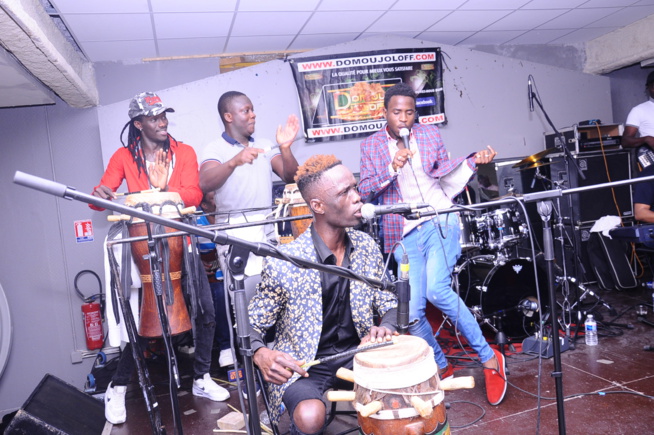 Bordeaux: Le nouveau chouchou de la musique Sénégalaise Sidy Diop chante, danse avec ses fans