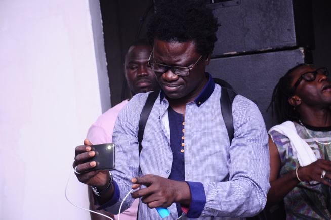 Bordeaux: Le nouveau chouchou de la musique Sénégalaise Sidy Diop chante, danse avec ses fans Bordeaux: Le nouveau chouchou de la musique Sénégalaise Sidy Diop chante, danse avec ses fans