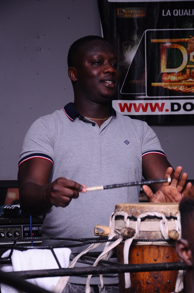 Bordeaux: Le nouveau chouchou de la musique Sénégalaise Sidy Diop chante, danse avec ses fans