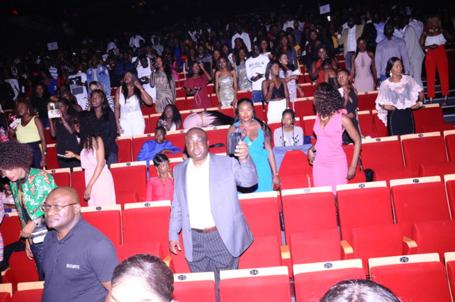 SOIRÉE WALLY SECK AU DOCKS PULLMAN : QUAND LES ORGANISATEURS SOMBRE DANS L’ARNAQUE. SOIRÉE WALLY SECK AU DOCKS PULLMAN : QUAND LES ORGANISATEURS SOMBRE DANS L’ARNAQUE.