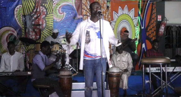 Vidéo – Pape Diouf déchire en répétition :  » le 12 Mai final la …Dara Dou Yomb