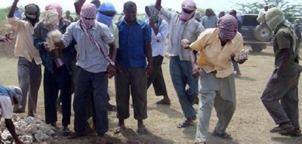 Somalie: une femme accusée d’avoir 11 maris, lapidée à mort Somalie: une femme accusée d’avoir 11 maris, lapidée à mort