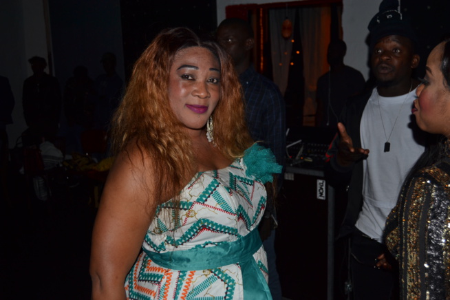 En live découvrez le nouveau single de sister Yaki à Bruxelles. En live découvrez le nouveau single de sister Yaki à Bruxelles.