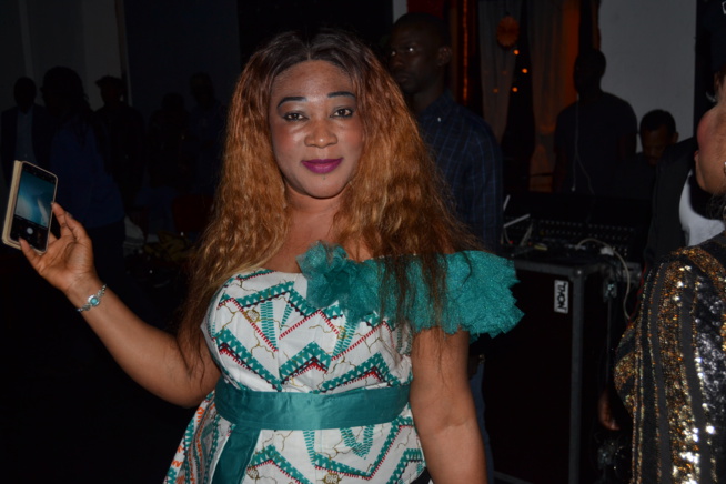 En live découvrez le nouveau single de sister Yaki à Bruxelles. En live découvrez le nouveau single de sister Yaki à Bruxelles.