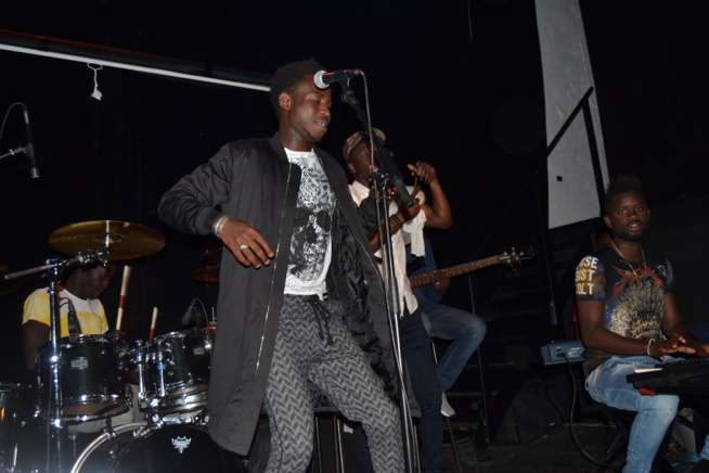 Les filles de Luxembourg, Strasbourg, Metz s'éclatent avec le nouveau chouchou de la musique Sénégalaise SIDY DIOP. Les filles de Luxembourg, Strasbourg, Metz s'éclatent avec le nouveau chouchou de la musique Sénégalaise SIDY DIOP.