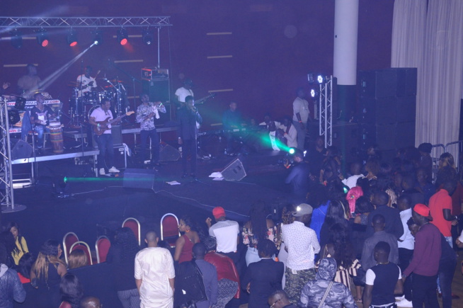 VIDEO : Entrée explosive de Sidy Diop au Dock Haussman de Paris. Regardez chaude ambiance. VIDEO : Entrée explosive de Sidy Diop au Dock Haussman de Paris. Regardez chaude ambiance.