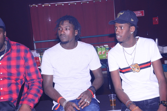 VIDEO : Entrée explosive de Sidy Diop au Dock Haussman de Paris. Regardez chaude ambiance. VIDEO : Entrée explosive de Sidy Diop au Dock Haussman de Paris. Regardez chaude ambiance.