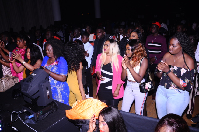 VIDEO : Entrée explosive de Sidy Diop au Dock Haussman de Paris. Regardez chaude ambiance. VIDEO : Entrée explosive de Sidy Diop au Dock Haussman de Paris. Regardez chaude ambiance.