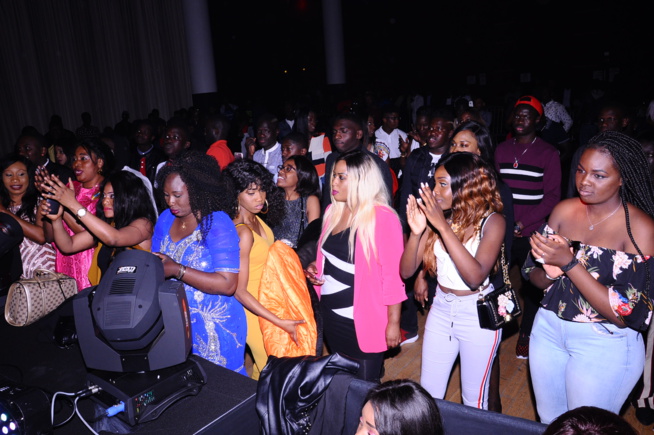 VIDEO : Entrée explosive de Sidy Diop au Dock Haussman de Paris. Regardez chaude ambiance. VIDEO : Entrée explosive de Sidy Diop au Dock Haussman de Paris. Regardez chaude ambiance.