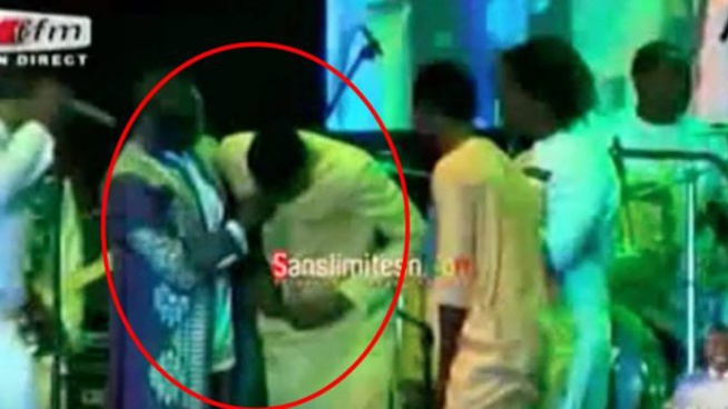 Vidéo exclusive : Thiamas verse de chaudes larmes dans les bras de Pape Diouf au CICES 13 mai 2018 Vidéo exclusive : Thiamas verse de chaudes larmes dans les bras de Pape Diouf au CICES 13 mai 2018