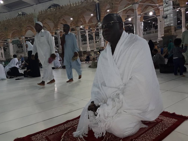 Le président Mbagnick Diop du MEDS à la Mecque. Le président Mbagnick Diop du MEDS à la Mecque.