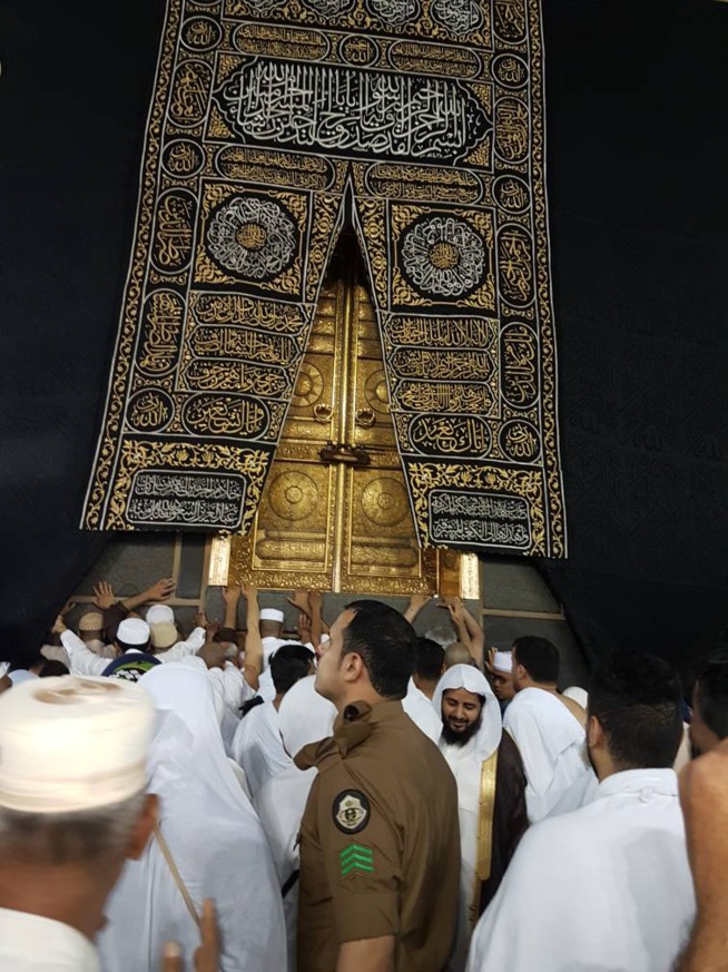 Le président Mbagnick Diop du MEDS à la Mecque. Le président Mbagnick Diop du MEDS à la Mecque.