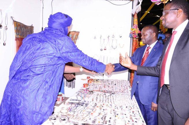 Le ministre du commerce Alioune Sarr à la foire de Bordeaux pour visiter les Stands des Sénégalais.