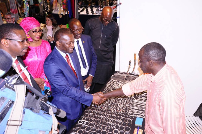 Le ministre du commerce Alioune Sarr à la foire de Bordeaux pour visiter les Stands des Sénégalais.