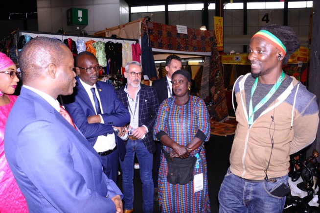 Le ministre du commerce Alioune Sarr à la foire de Bordeaux pour visiter les Stands des Sénégalais.