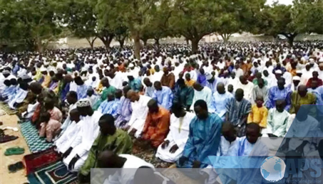 1er vendredi de Ramadan- Forte affluence : Les fidèles se ruent vers les mosquées Facebook  Google +  Pinterest