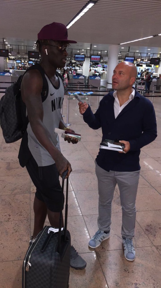 L’arrivée de Kara Mbodj dans la tanière L’arrivée de Kara Mbodj dans la tanière