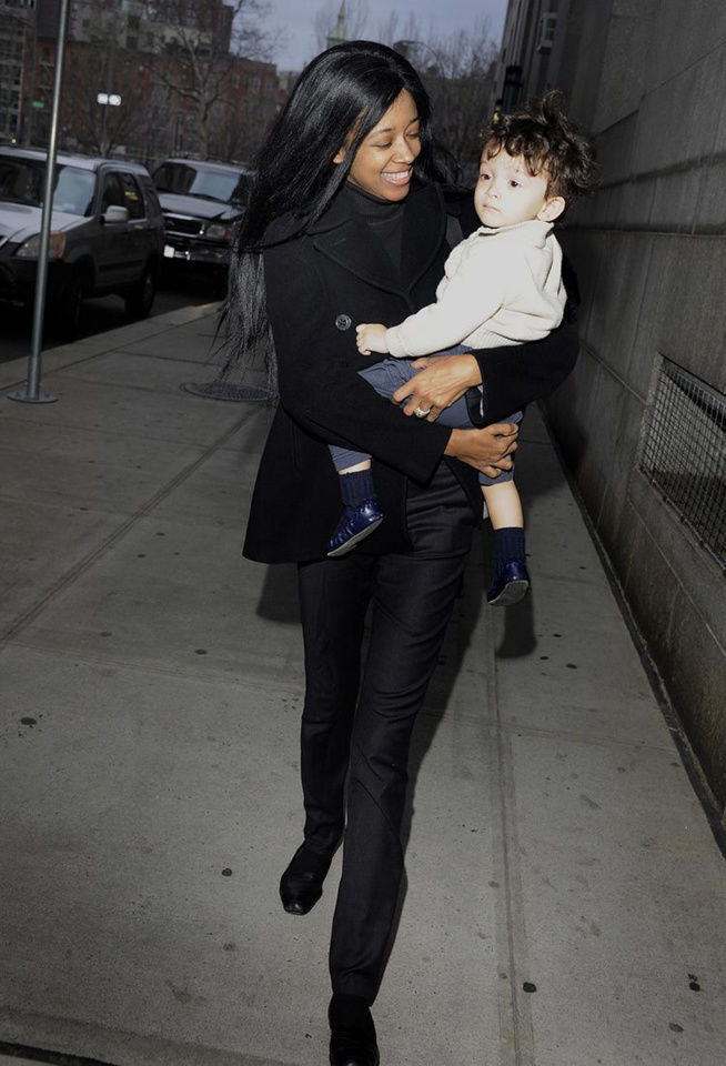 L’ancien mannequin se suicide: Stephanie Adams et son enfant de 7 ans sont morts après avoir chuté du 25e étage de l’hôtel L’ancien mannequin se suicide: Stephanie Adams et son enfant de 7 ans sont morts après avoir chuté du 25e étage de l’hôtel