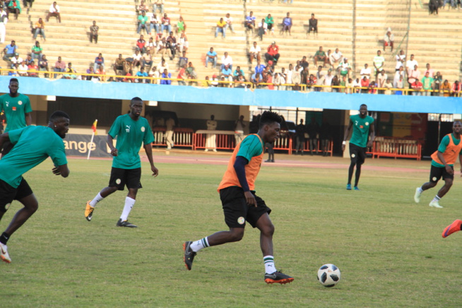 En images dernière séance d'entraînement du galop des lions de la téranga au stade LSS à Dakar;