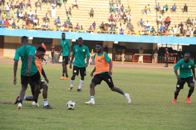 En images dernière séance d'entraînement du galop des lions de la téranga au stade LSS à Dakar;