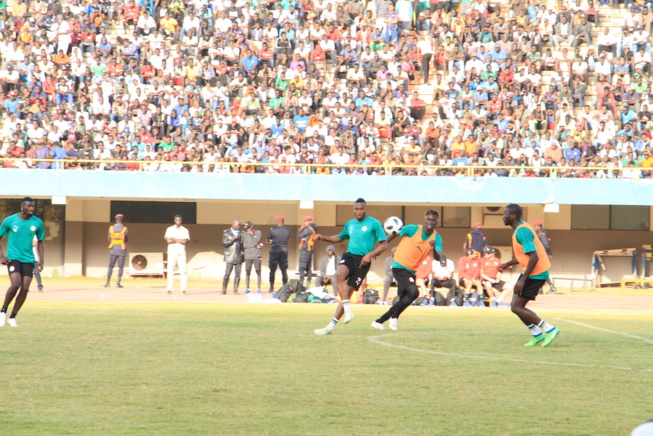 En images dernière séance d'entraînement du galop des lions de la téranga au stade LSS à Dakar; En images dernière séance d'entraînement du galop des lions de la téranga au stade LSS à Dakar;