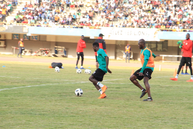 En images dernière séance d'entraînement du galop des lions de la téranga au stade LSS à Dakar;