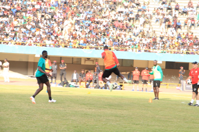 En images dernière séance d'entraînement du galop des lions de la téranga au stade LSS à Dakar;