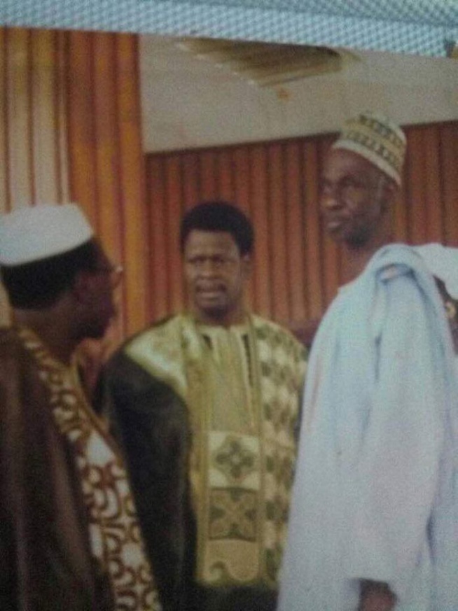 Al Makhtoum en compagnie de El Hadj Médoune Thiam et son frère Mass Thiam; Al Makhtoum en compagnie de El Hadj Médoune Thiam et son frère Mass Thiam;