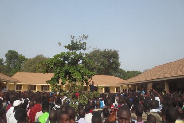 Suspension de la grève dans les universités: A Ziguinchor, les étudiants ne parlent pas le même langage Suspension de la grève dans les universités: A Ziguinchor, les étudiants ne parlent pas le même langage