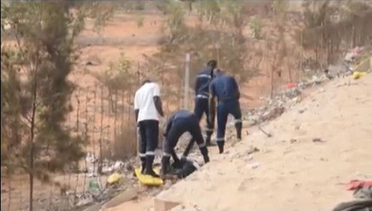 Vidéo: Un jeune de 20 ans poignardé à mort, son œil crevé et son sexe coupé à la Patte d’Oie… Vidéo: Un jeune de 20 ans poignardé à mort, son œil crevé et son sexe coupé à la Patte d’Oie…
